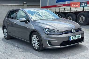 Хетчбек Volkswagen e-Golf 2015 в Рівному