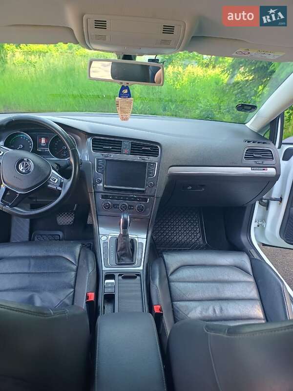 Хетчбек Volkswagen e-Golf 2014 в Хмельницькому