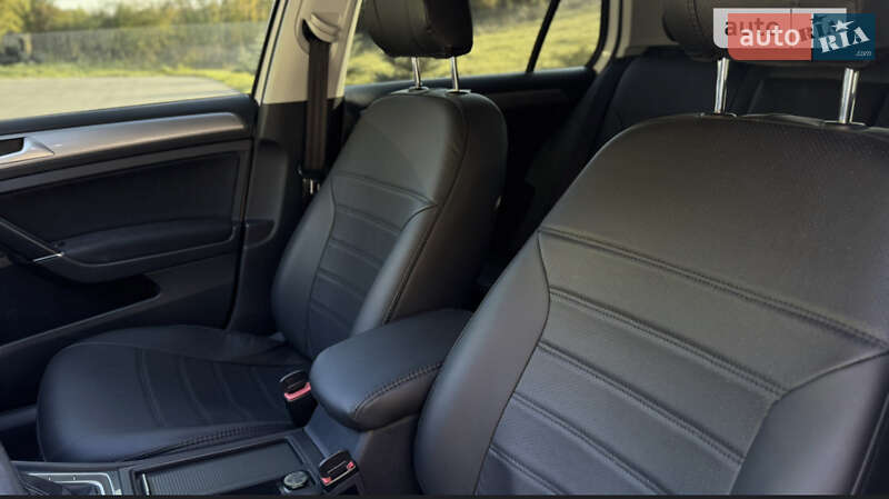 Хэтчбек Volkswagen e-Golf 2016 в Умани