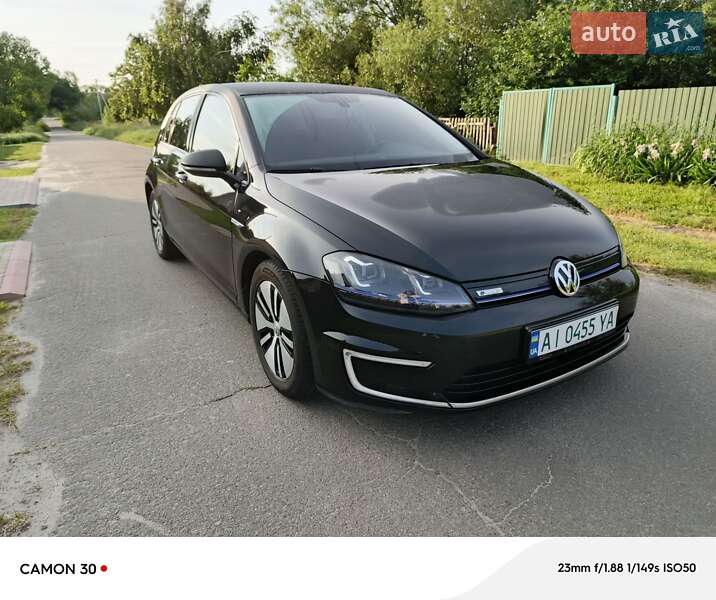 Volkswagen e-Golf 2015