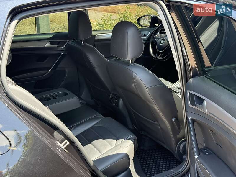 Хетчбек Volkswagen e-Golf 2015 в Миколаєві