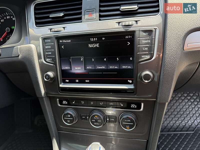 Хетчбек Volkswagen e-Golf 2015 в Миколаєві