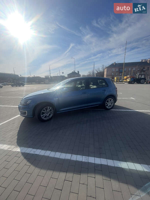 Хетчбек Volkswagen e-Golf 2015 в Вінниці
