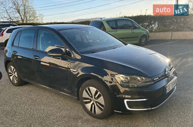 Хетчбек Volkswagen e-Golf 2015 в Києві