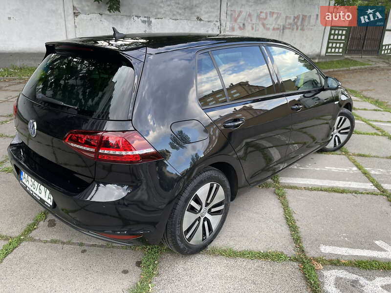 Хетчбек Volkswagen e-Golf 2015 в Києві