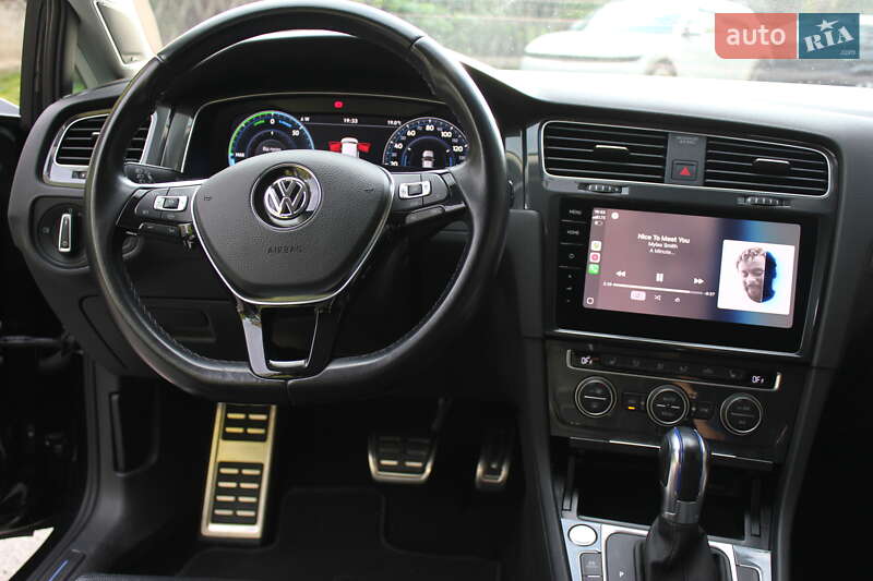 Хэтчбек Volkswagen e-Golf 2018 в Тернополе