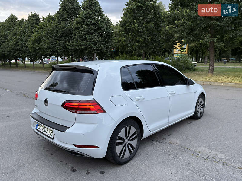Хэтчбек Volkswagen e-Golf 2017 в Умани