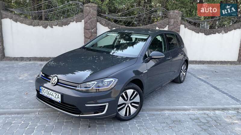 Хэтчбек Volkswagen e-Golf 2019 в 