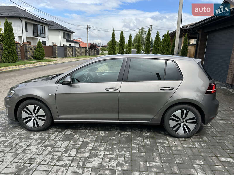 Хетчбек Volkswagen e-Golf 2015 в Києві