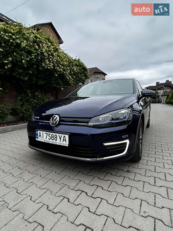 Хетчбек Volkswagen e-Golf 2019 в Києві