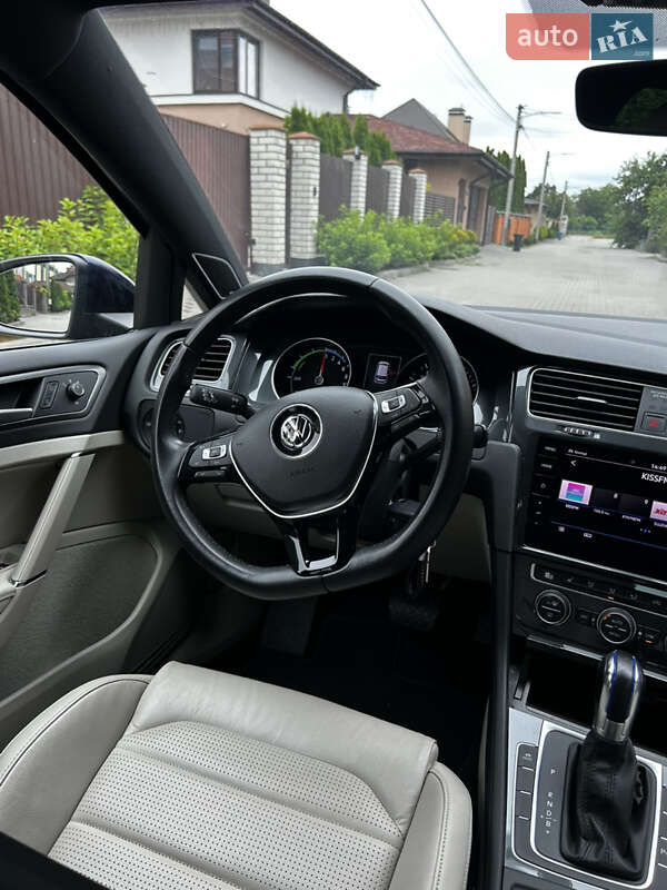 Хетчбек Volkswagen e-Golf 2019 в Києві