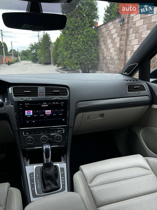 Хетчбек Volkswagen e-Golf 2019 в Києві