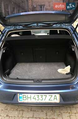 Хетчбек Volkswagen e-Golf 2014 в 