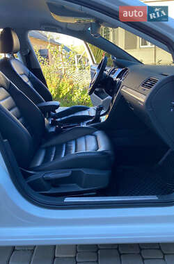 Хэтчбек Volkswagen e-Golf 2015 в Хмельницком