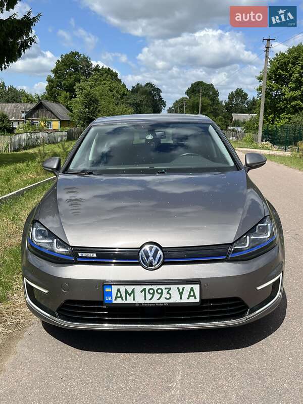 Volkswagen e-Golf 2015