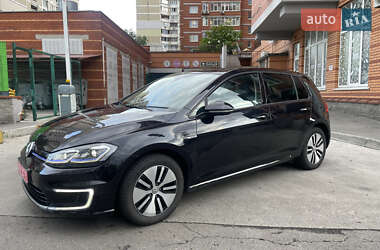 Хетчбек Volkswagen e-Golf 2017 в Києві