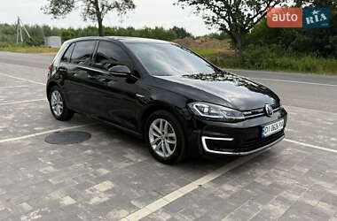 Хетчбек Volkswagen e-Golf 2017 в Ужгороді