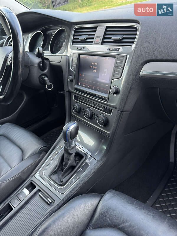 Хетчбек Volkswagen e-Golf 2016 в Рівному
