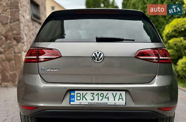 Хетчбек Volkswagen e-Golf 2016 в 