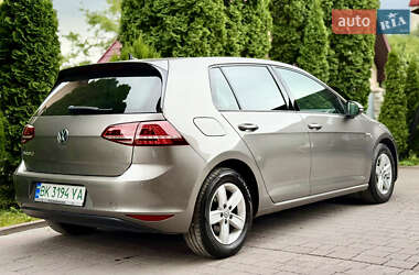 Хетчбек Volkswagen e-Golf 2016 в 
