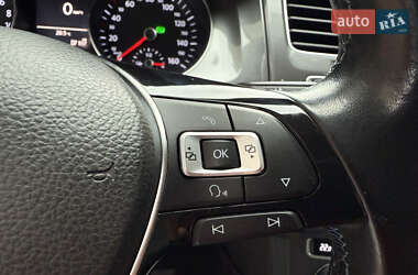 Хетчбек Volkswagen e-Golf 2016 в 