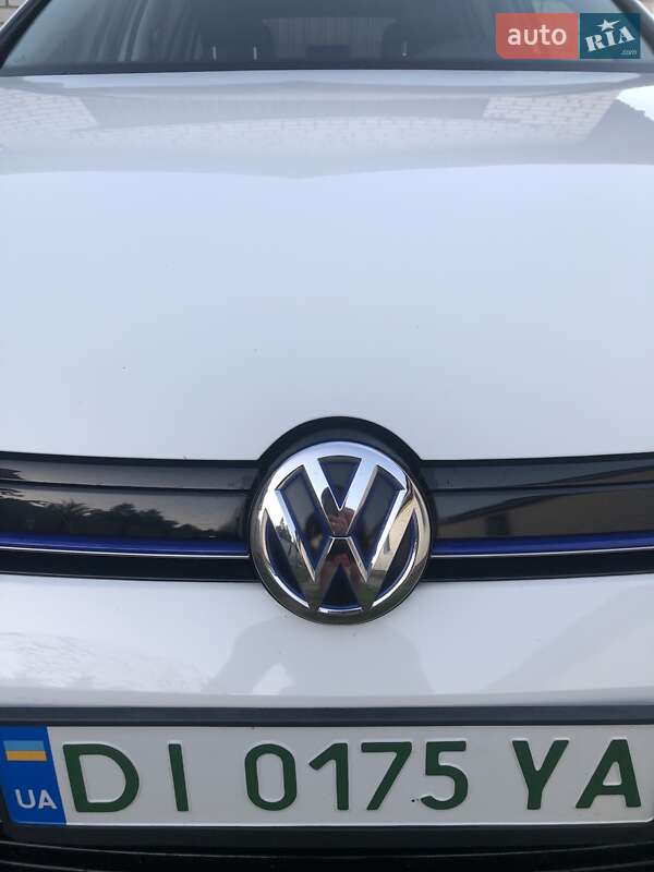 Volkswagen e-Golf 2015