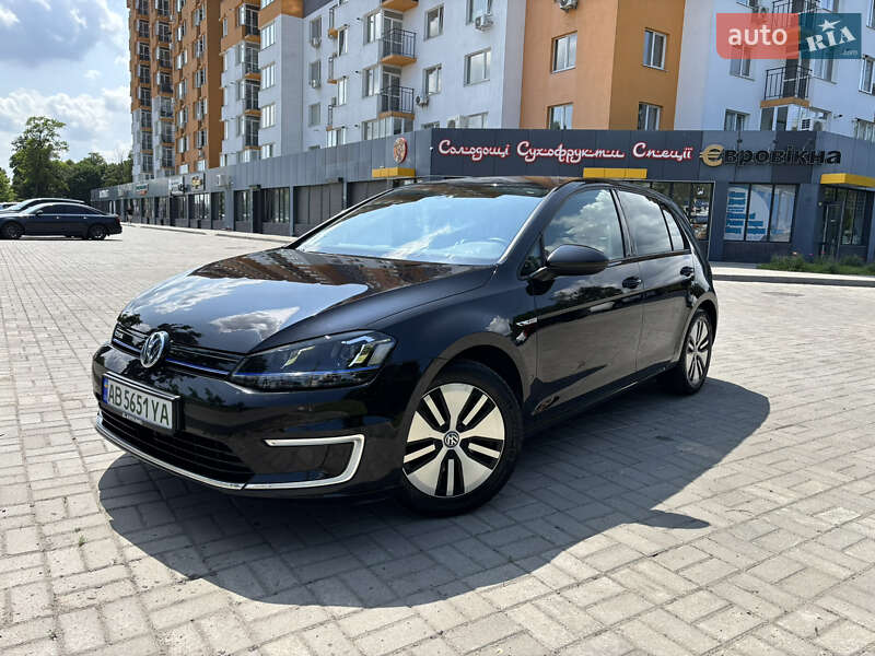 Хэтчбек Volkswagen e-Golf 2015 в Черкассах