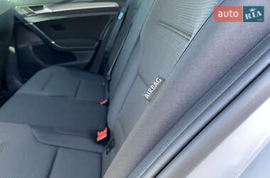 Хэтчбек Volkswagen e-Golf 2018 в 