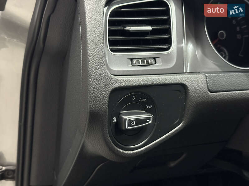 Хэтчбек Volkswagen e-Golf 2015 в Владимире