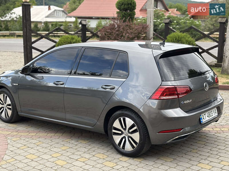 Хэтчбек Volkswagen e-Golf 2018 в Косове