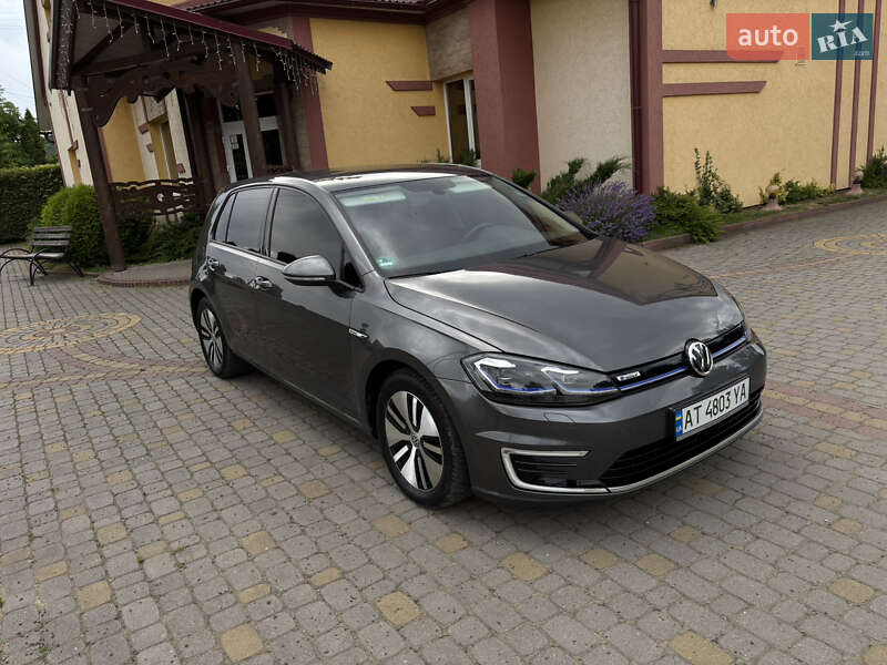 Хэтчбек Volkswagen e-Golf 2018 в Косове