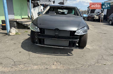 Хэтчбек Volkswagen e-Golf 2015 в 