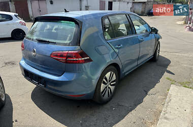 Хэтчбек Volkswagen e-Golf 2015 в 