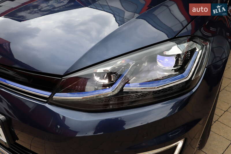 Хэтчбек Volkswagen e-Golf 2016 в Львове