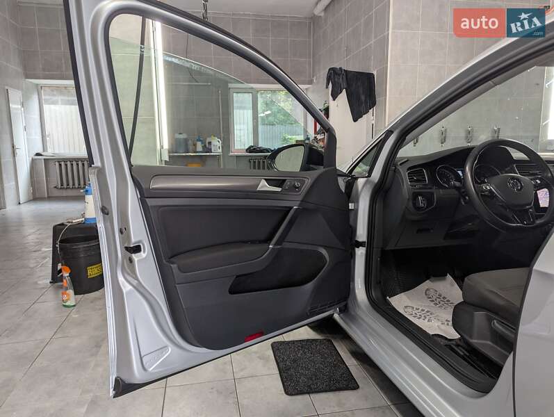 Хетчбек Volkswagen e-Golf 2020 в Вінниці