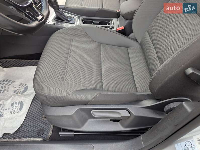 Хетчбек Volkswagen e-Golf 2020 в Вінниці