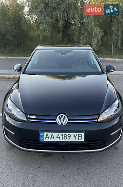 Хэтчбек Volkswagen e-Golf 2017 в Киеве