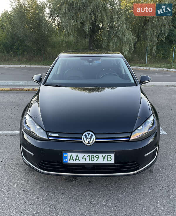 Хетчбек Volkswagen e-Golf 2017 в 
