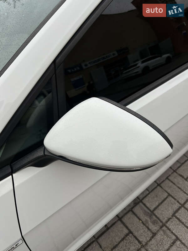 Хетчбек Volkswagen e-Golf 2016 в Львові