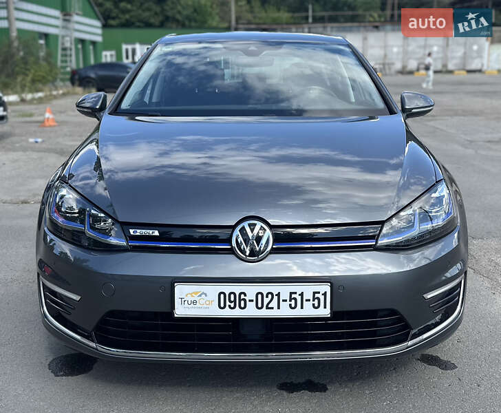 Хэтчбек Volkswagen e-Golf 2019 в Киеве