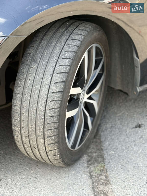 Хетчбек Volkswagen e-Golf 2019 в Дніпрі