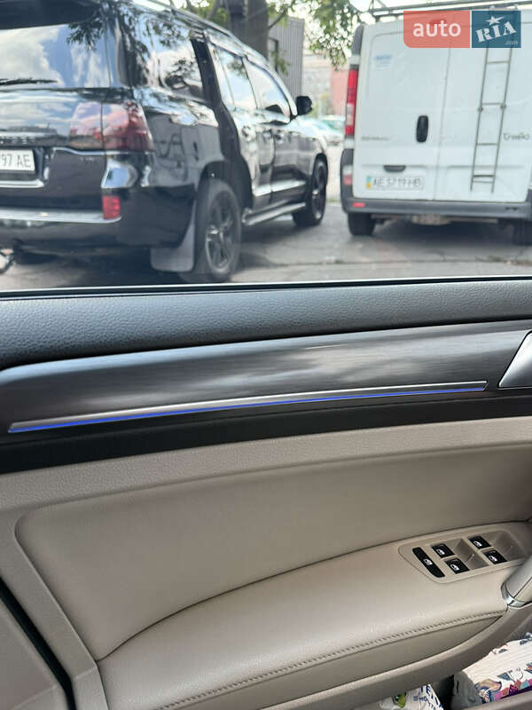 Хетчбек Volkswagen e-Golf 2019 в Дніпрі