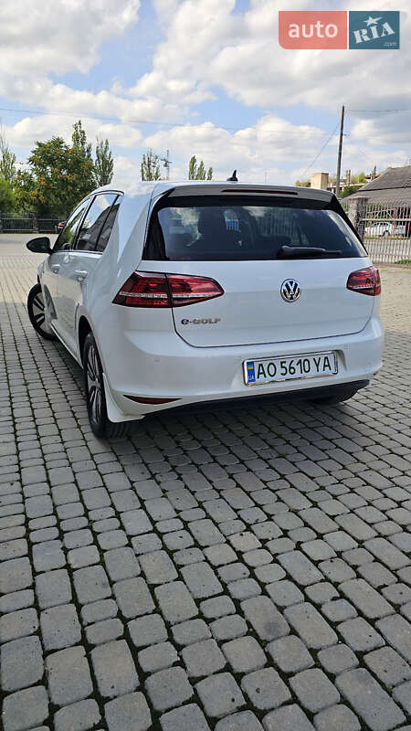 Хэтчбек Volkswagen e-Golf 2015 в Мукачево
