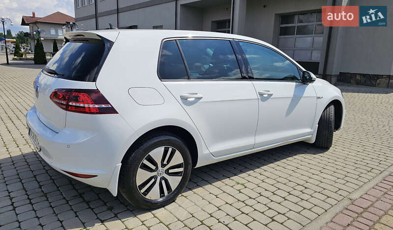 Хэтчбек Volkswagen e-Golf 2015 в Мукачево
