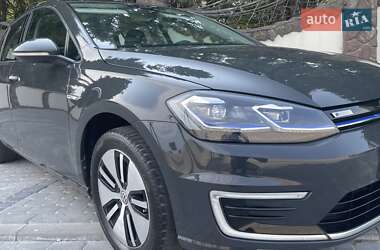 Хэтчбек Volkswagen e-Golf 2019 в 