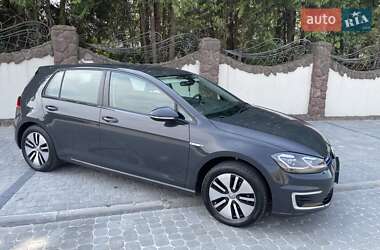 Хэтчбек Volkswagen e-Golf 2019 в 