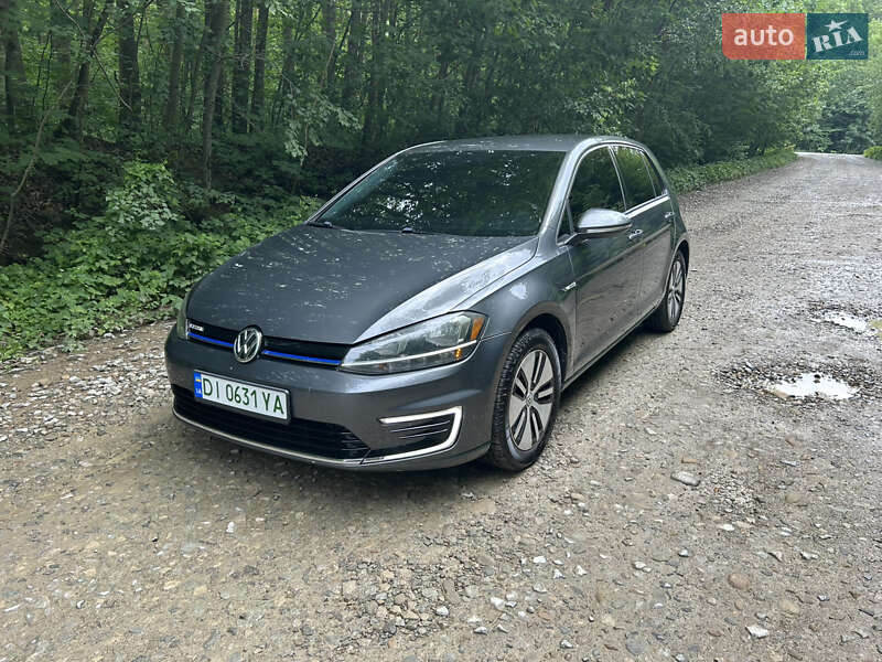 Хэтчбек Volkswagen e-Golf 2017 в Отынии