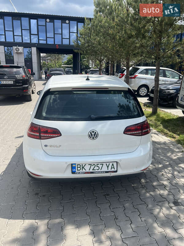 Хэтчбек Volkswagen e-Golf 2014 в Ровно