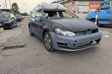 Хэтчбек Volkswagen e-Golf 2015 в Киеве