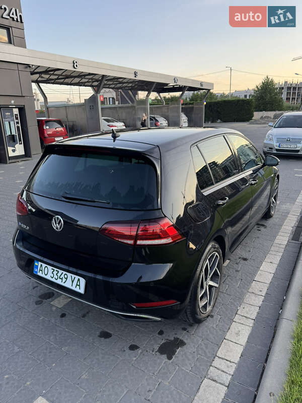 Хетчбек Volkswagen e-Golf 2018 в Ужгороді